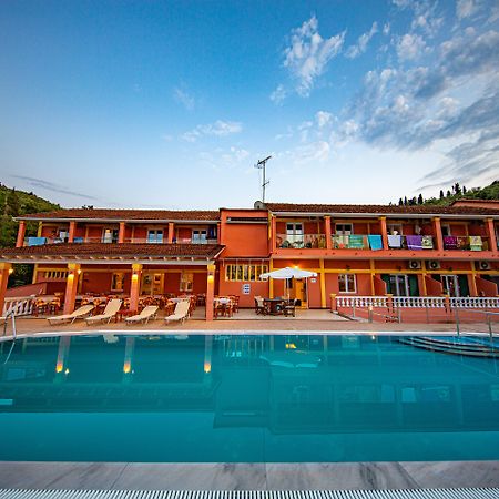 Hotel Penelope Букарі Екстер'єр фото