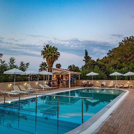 Hotel Penelope Букарі Екстер'єр фото