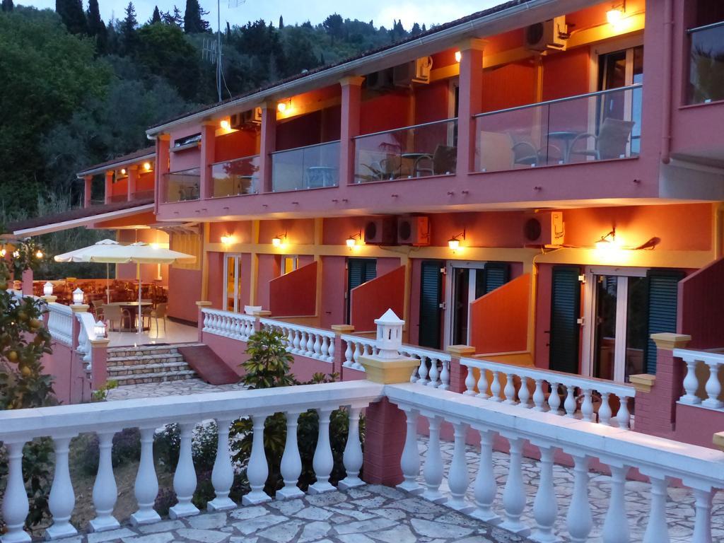 Hotel Penelope Букарі Екстер'єр фото