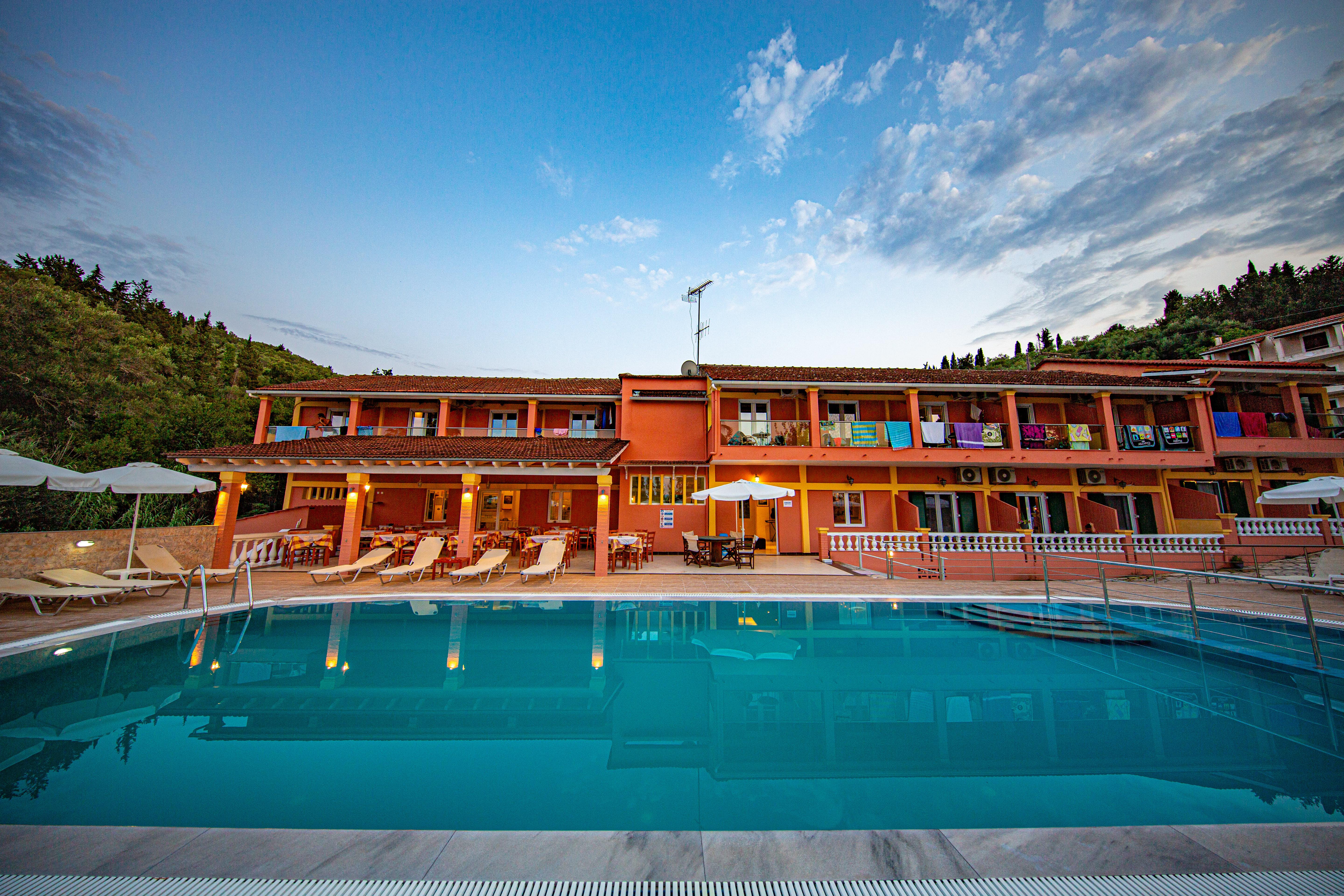 Hotel Penelope Букарі Екстер'єр фото