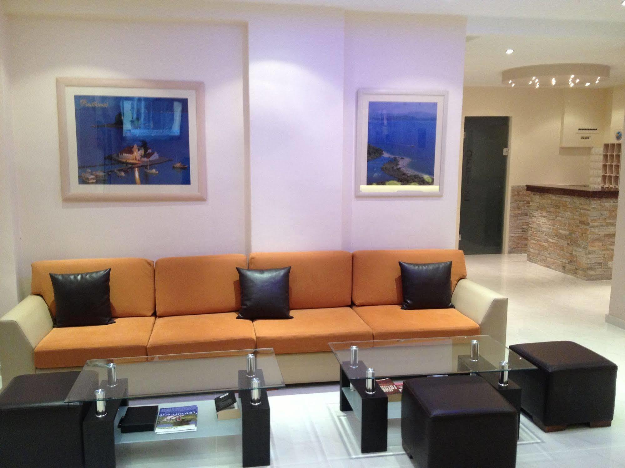Hotel Penelope Букарі Екстер'єр фото